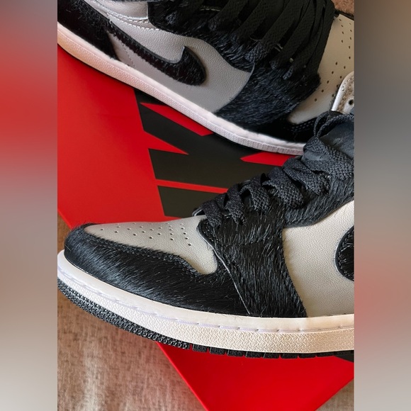 like new Nike Jordan 1 Retro High OG Twist 2.0 Medium Grey (Women's) - Picture 7 of 10